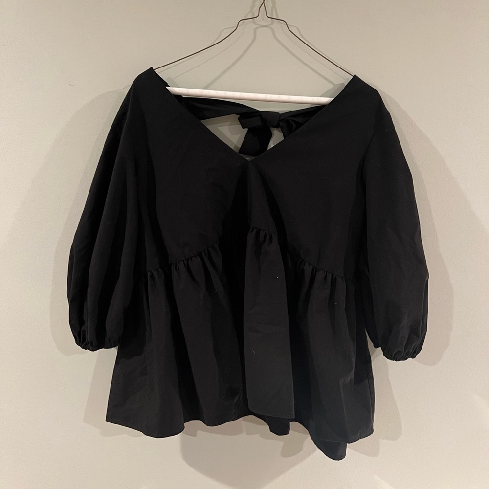 Babydoll black top with tie in back